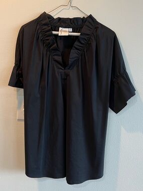 Finley Crosby bell-sleeve black top - M- EUC
